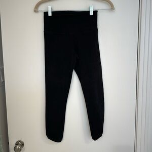 Black Athleta cropped leggings